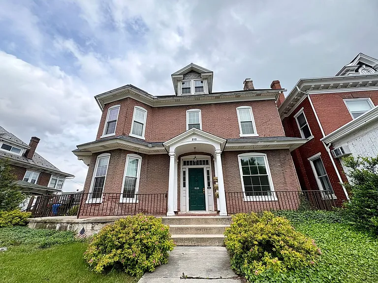 212 E Main St - DNTF — Photo 1