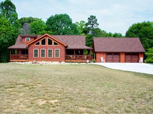 884 S Peace Haven Rd, Winston Salem, NC 27103