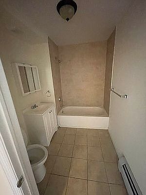2nd image of 1423 Longfellow Ave #1A