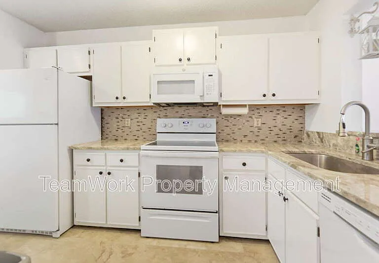 1161 Shadow Lake Cir #E — Photo 9