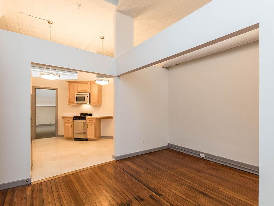 Living/Dining area