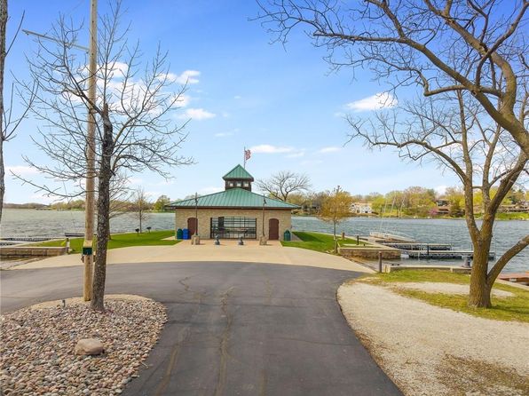 7804 NW Lynns Ln, Weatherby Lake, MO 64152