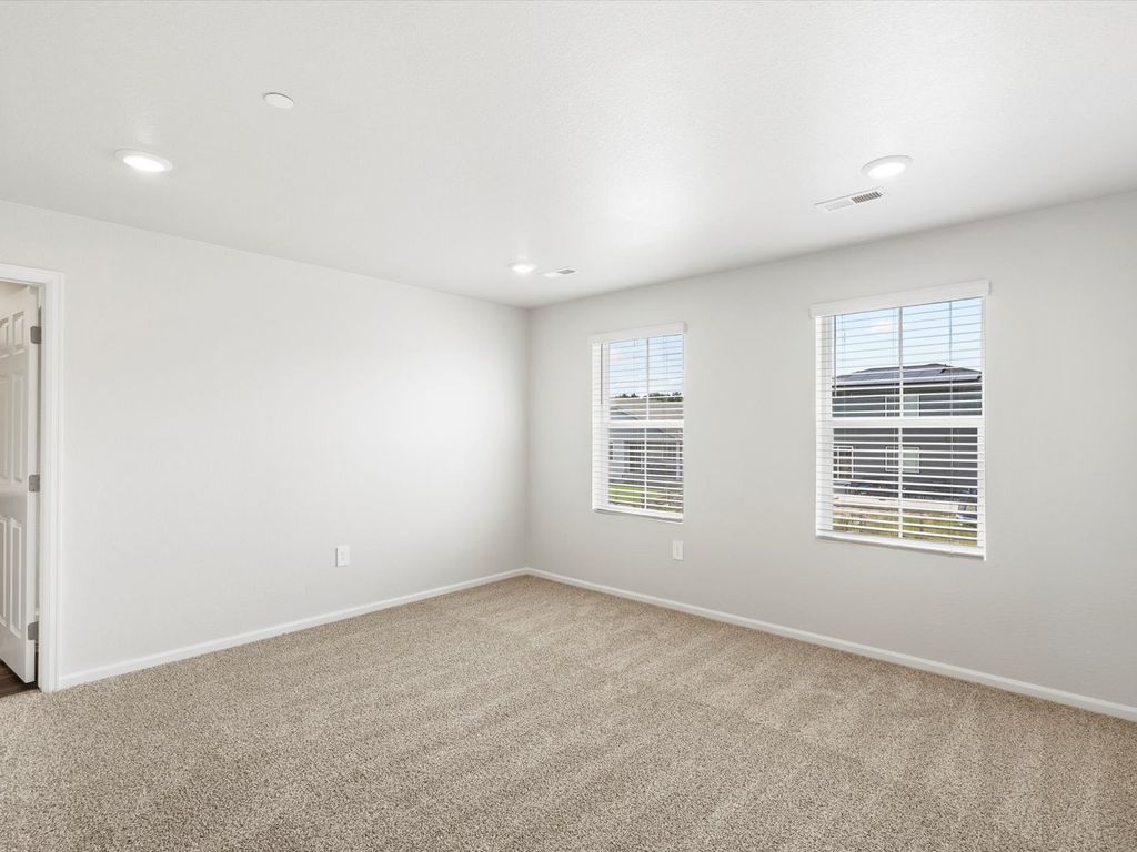 1600 Riverplace Dr #4