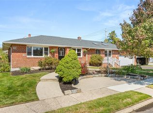 3901 Moore St, Levittown, NY 11756