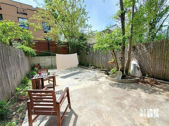 2nd image of 912 Putman Ave #1A