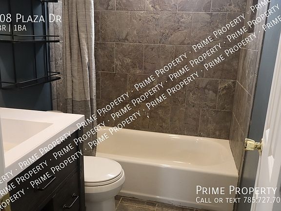 3rd image of 908 Plaza Dr