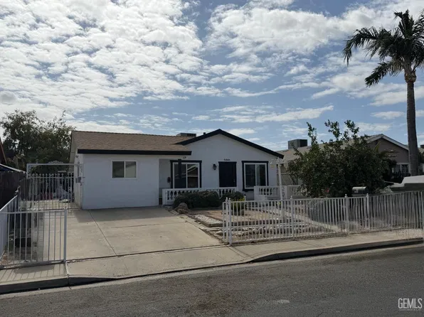 206 21st Ave, Delano, CA 93215