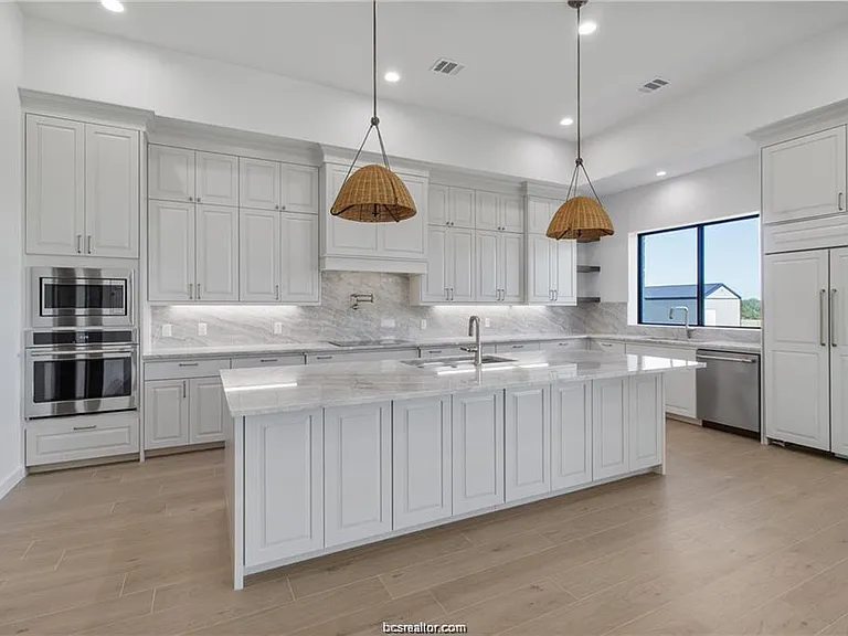 4558 Hicks Ln — Photo 3