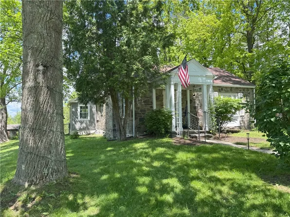 1228 Ellis Hollow Rd, Ithaca, NY 14850