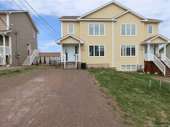 938 Bernard St, Dieppe, NB E1A 5A4