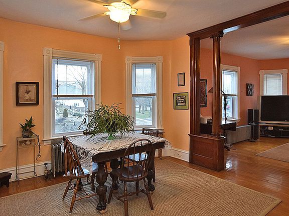 4th image of 141 Bourne Ave