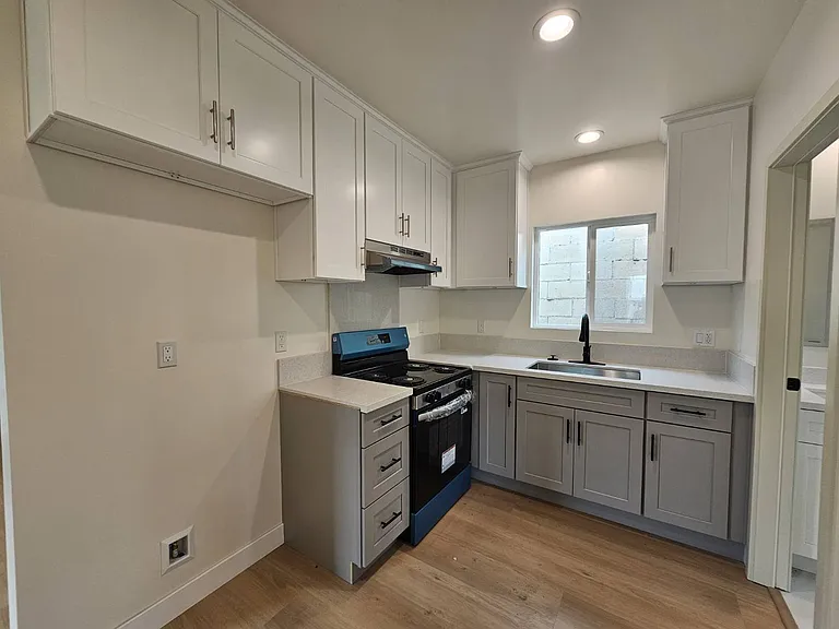 1008 S Bonnie Beach Pl #A — Photo 8