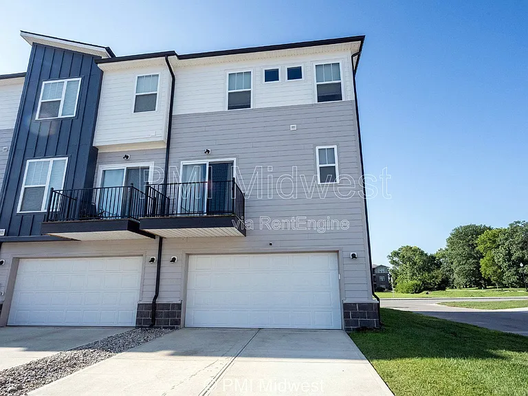 2952 W New York St — Photo 42