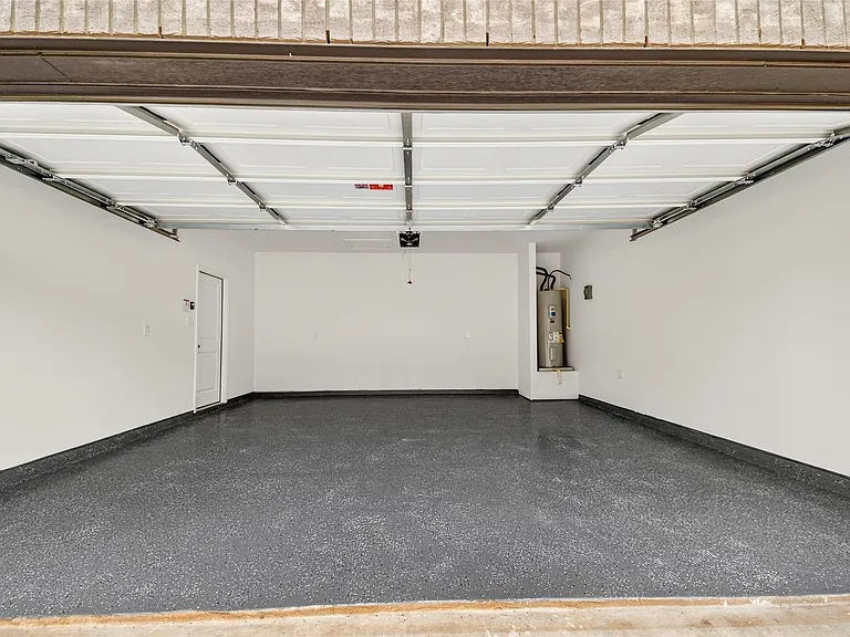 15049 Ronan Dr — Photo 2