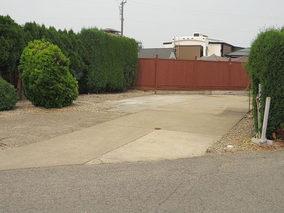 1st image of 415 Commonwealth Rd #296