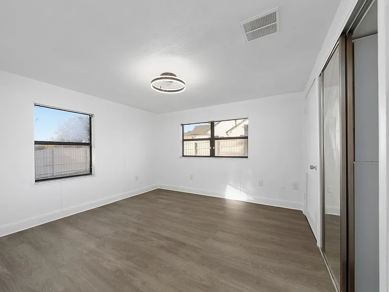 3815 S Summerlin Ave — Photo 16