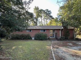 1008 Sand Ridge Rd, Hubert, NC 28539