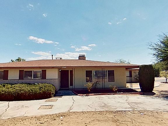 5th image of 17449 Danbury Ave
