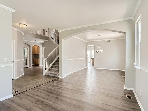 4th image of 1700 Alpine Dr