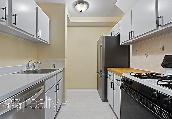 3rd image of 72 President St APT 1