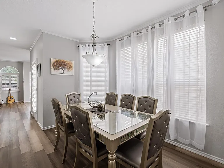 6011 Barrington Ct — Photo 9