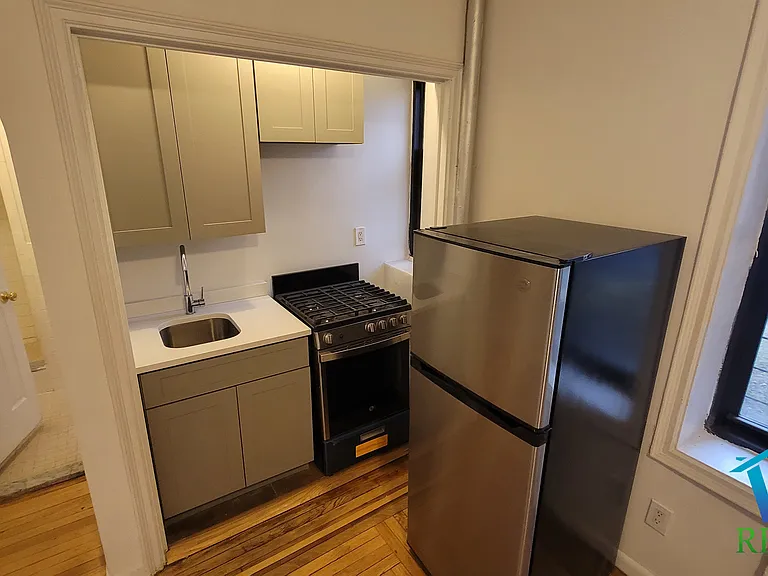 160 Beach 117th St #1M — Photo 3
