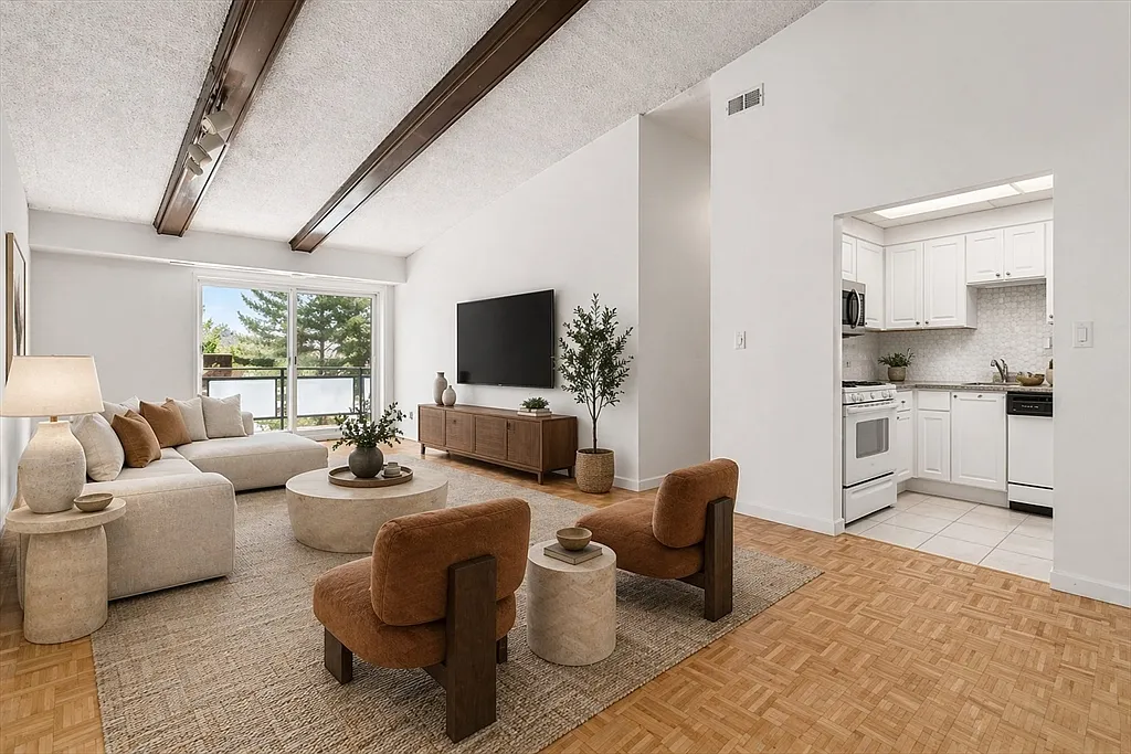 Building Photo - 57 Broadlawn Park #11B