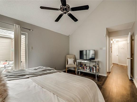 5th image of 18039 Whispering Gables Ln