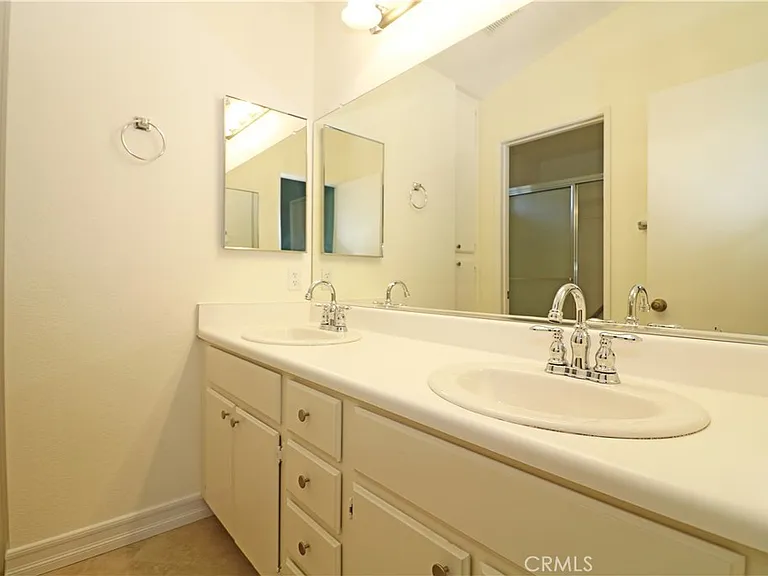 135 Gallery Way — Photo 24