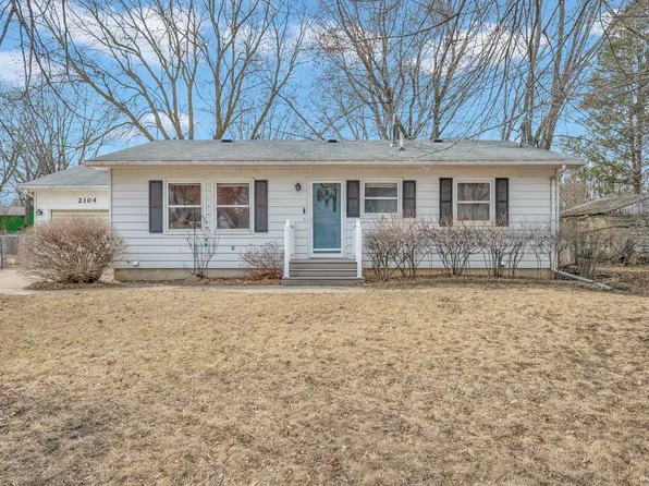 2104 Chicago Ave, Spirit Lake, IA 51360
