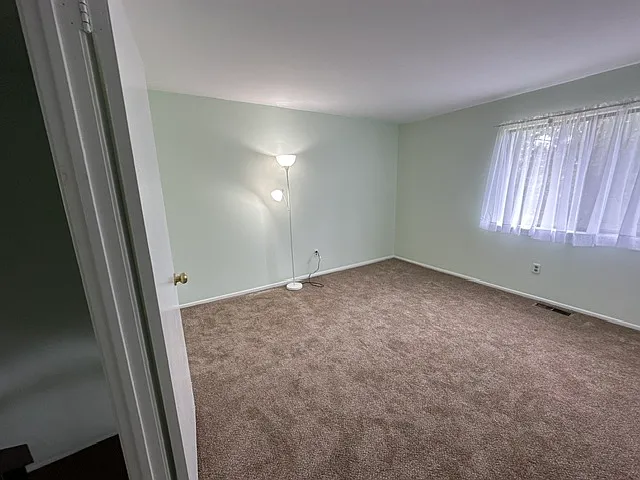 2127 Rhododendron Ct — Photo 13