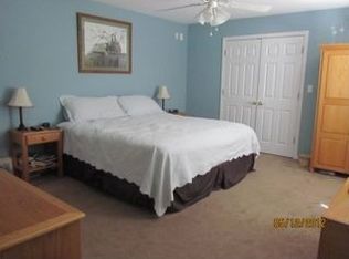 11 Angelica Ct, Smithtown, NY 11788