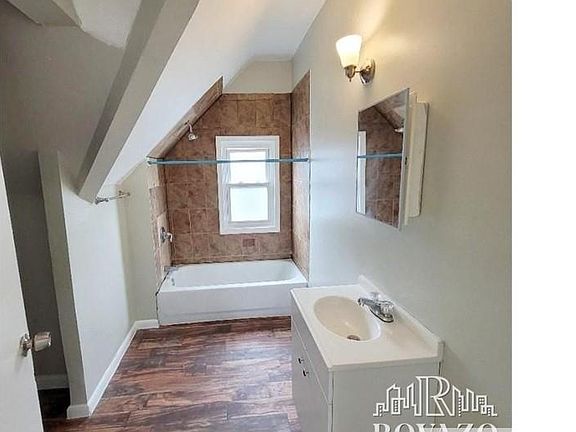 5th image of 38 Fabyan Pl Floor 3