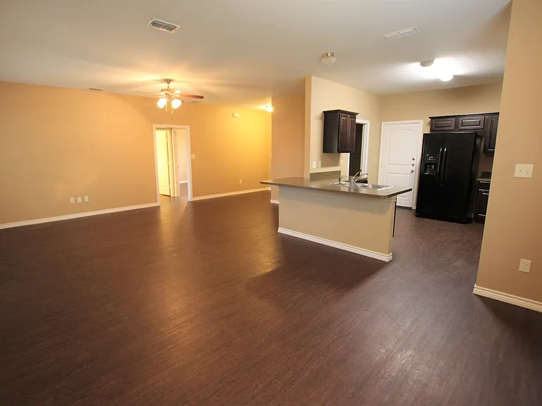 19401 King Ranch Dr — Photo 5