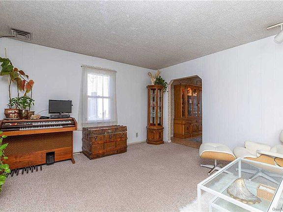 5th image of 1014 Denton Ave
