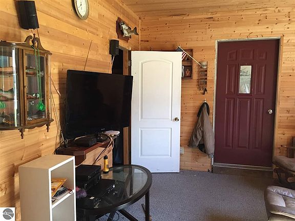 5th image of 2310 Henry St