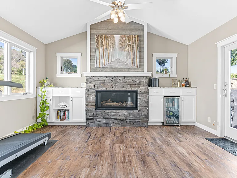 898 Brentwood Cir — Photo 13