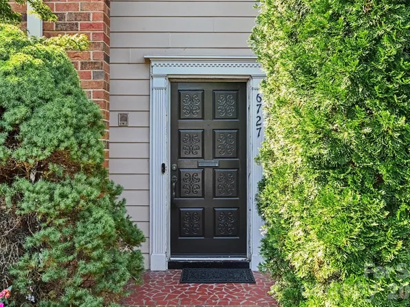 6727 Constitution Ln, Charlotte, NC 28210
