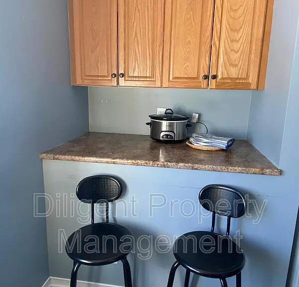 588 Howden St #6 — Photo 12
