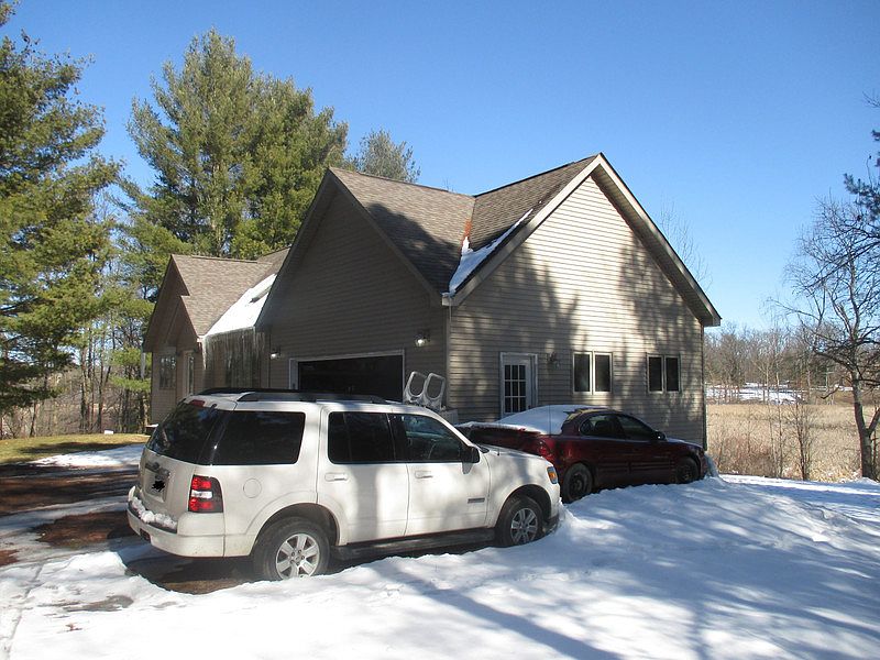 2nd image of 1100 Crooked Lake Rd