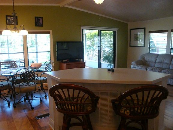 4th image of 758 Dogwood Dr