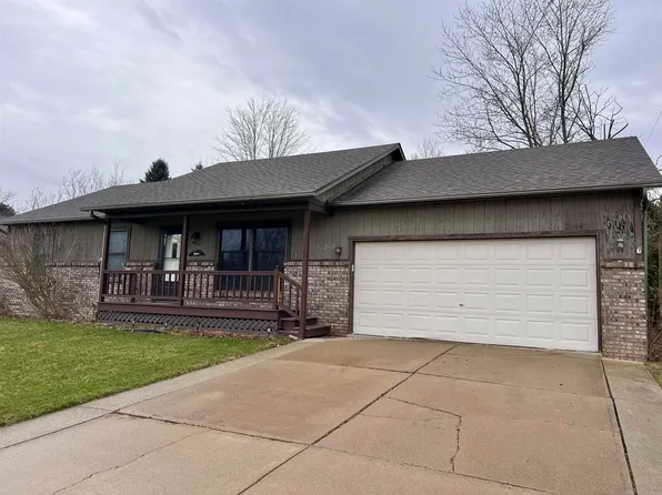 218 Jonathon Dr, Almont, MI 48003