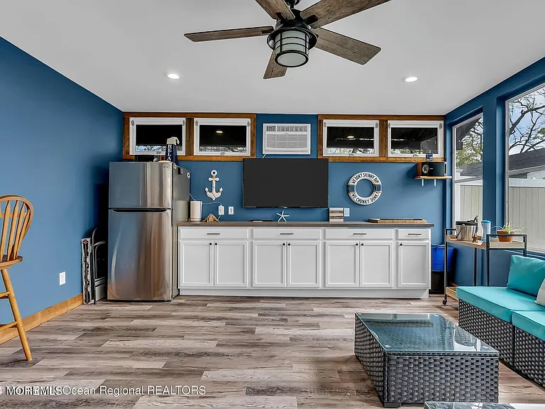 515 Monmouth Rd — Photo 21