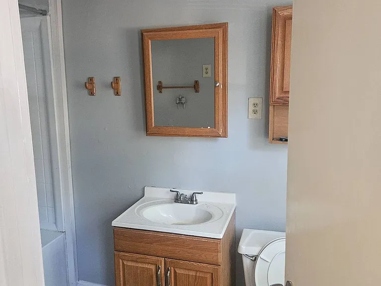 168 Curtis St — Photo 16