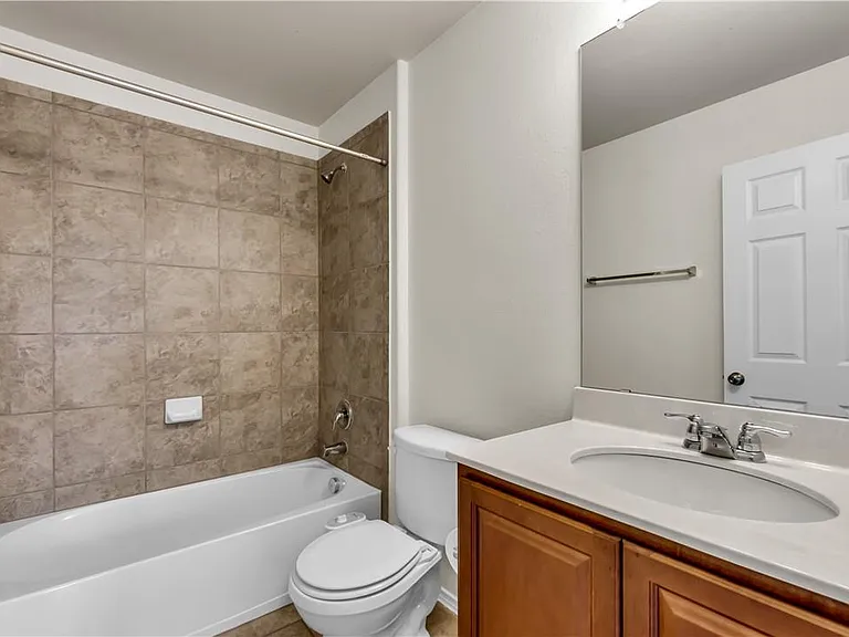504 Hoot Owl Ln S — Photo 24