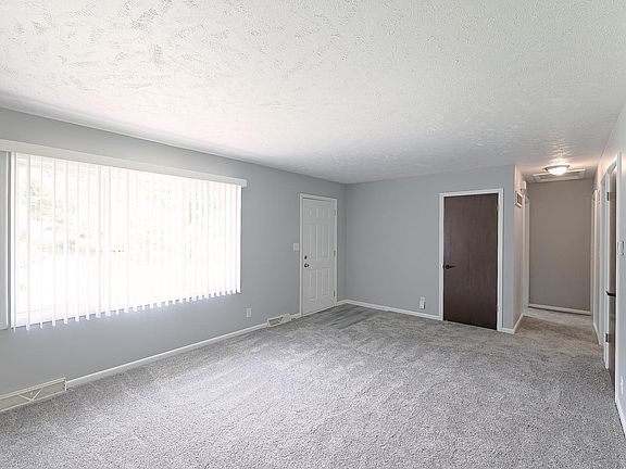 3rd image of 1025 Kent St