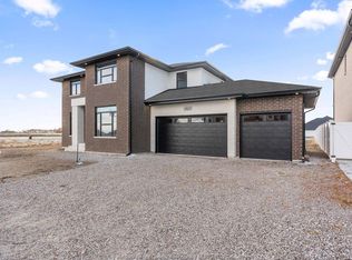 4615 Huron Church Line Rd, Lasalle, ON N9H 1G7