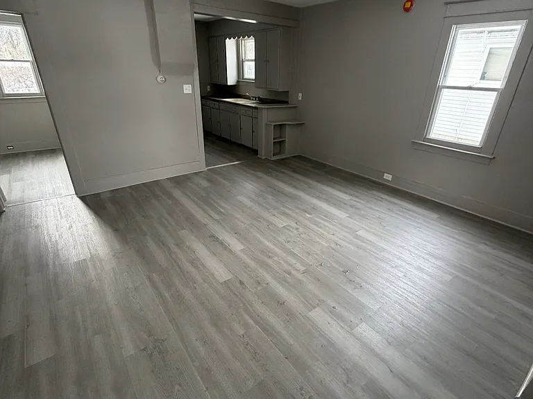 2526 White St — Photo 6