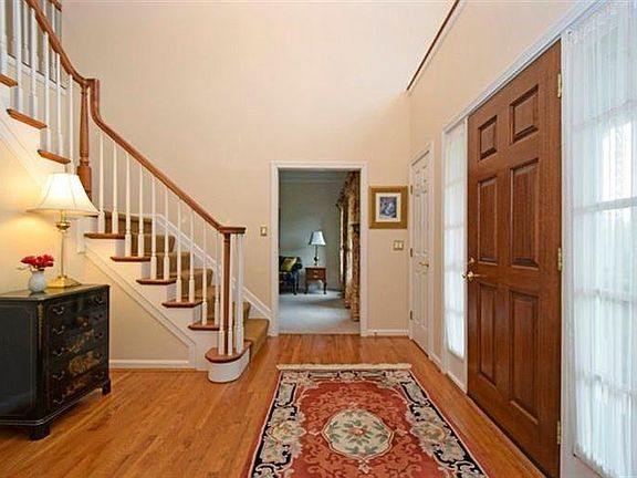 3rd image of 6704 Deerview Dr