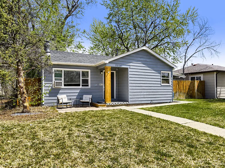 2216 Lima St — Photo 2